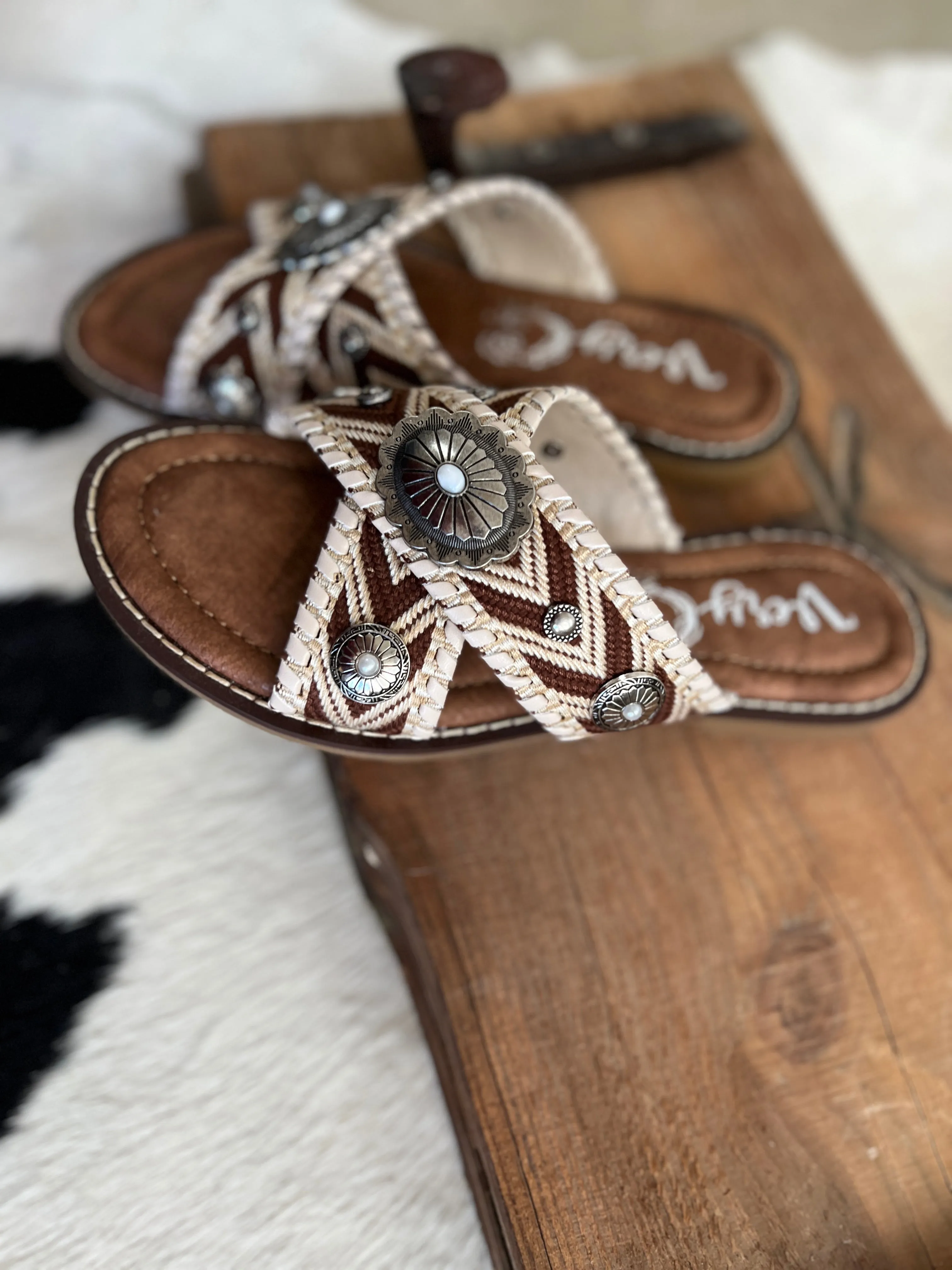 Very G Jungle Cream Sandals