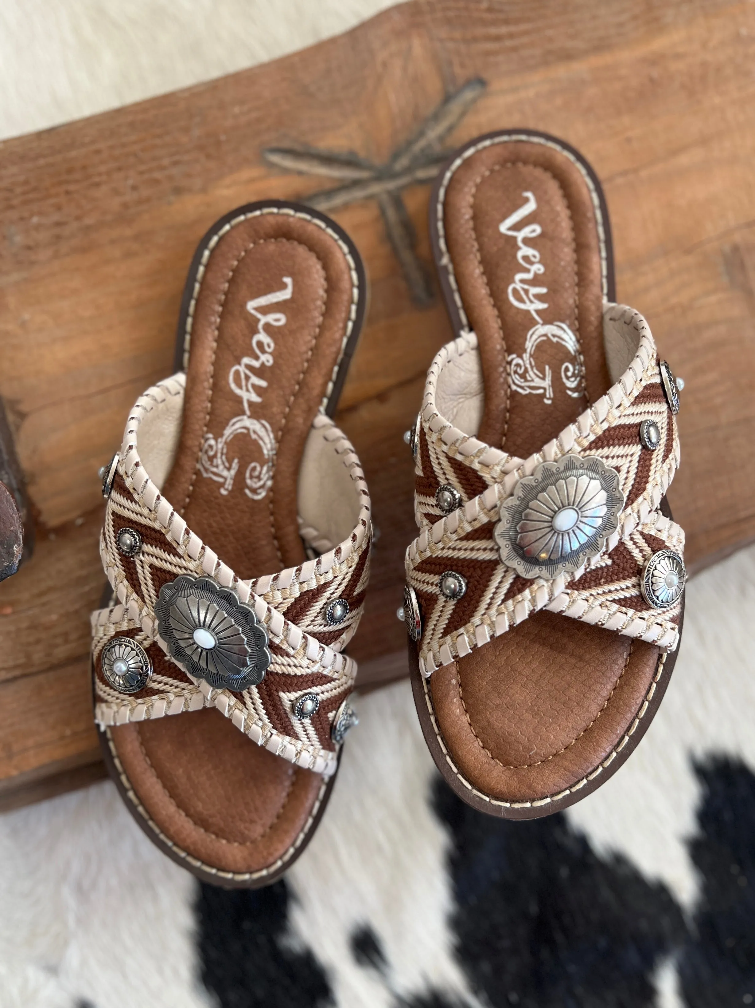 Very G Jungle Cream Sandals