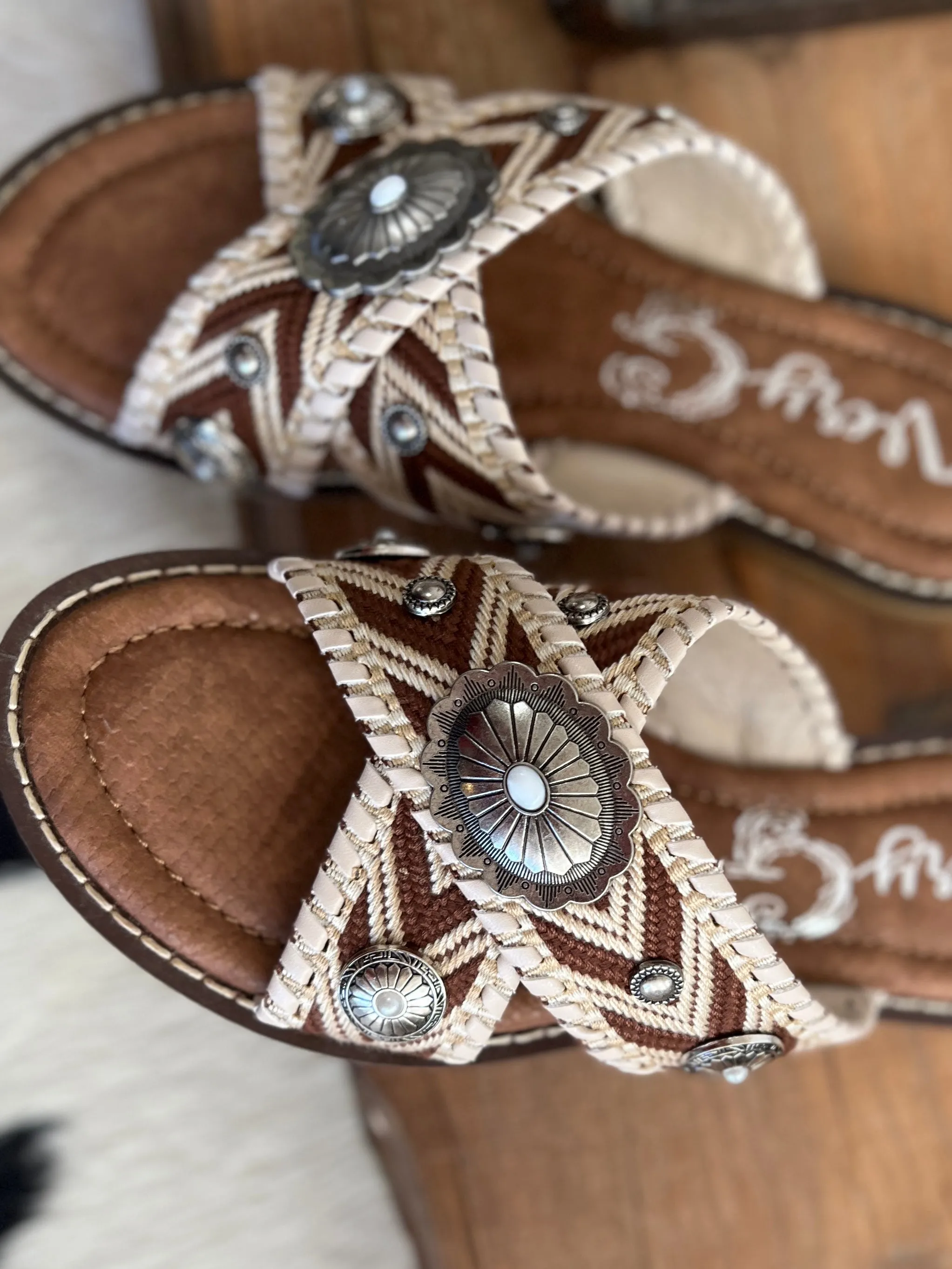 Very G Jungle Cream Sandals