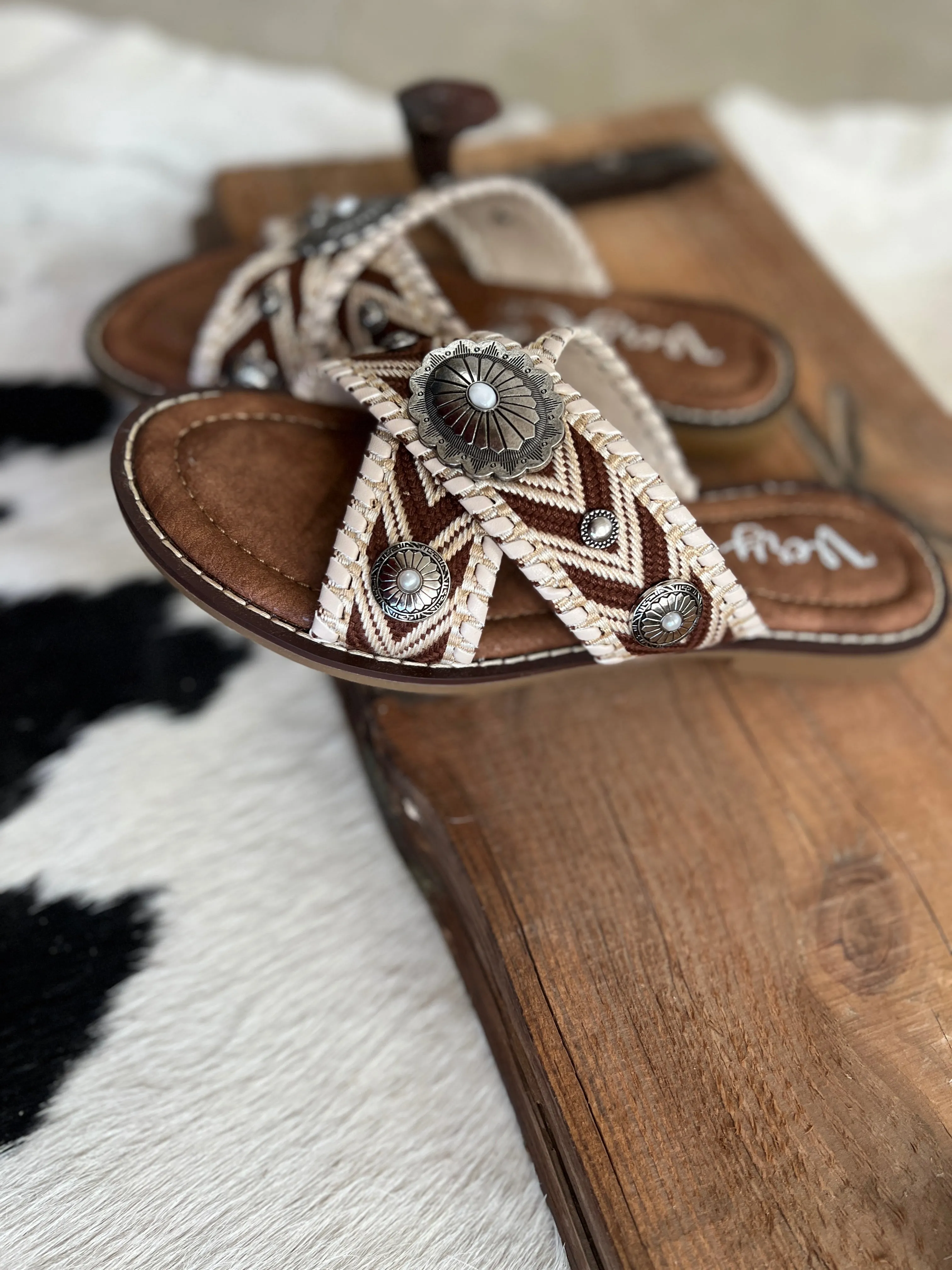 Very G Jungle Cream Sandals